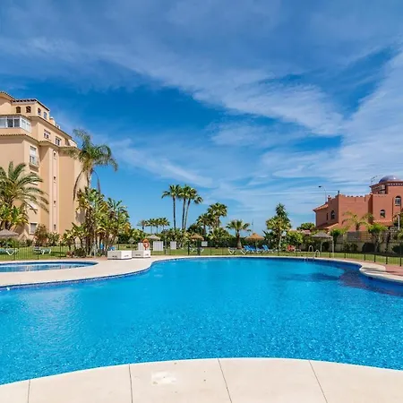 Well-located & Views 2bdr Apt In Alamos