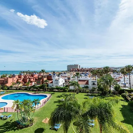 Well-located & Views 2bdr Apt In Alamos